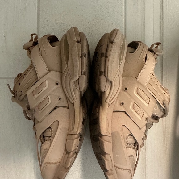 BALENCIAGA Rose Gold Sneakers | Size 39 - Picture 5 of 6